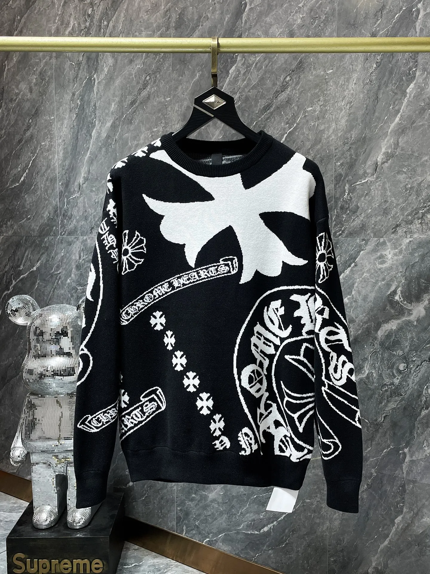 P256 Chrome Hearts🍁Autumn and winter sweater series🍁 Horse hoof full-body jacquard thickened crew neck sweater. Selected high-quality wool blended knitted fabric. Adopt Tajima machine embroidery process. Non-common version on the market. Fashionable high-street must-have for men and women. Recommended color: black. Size: S, M, L, XL